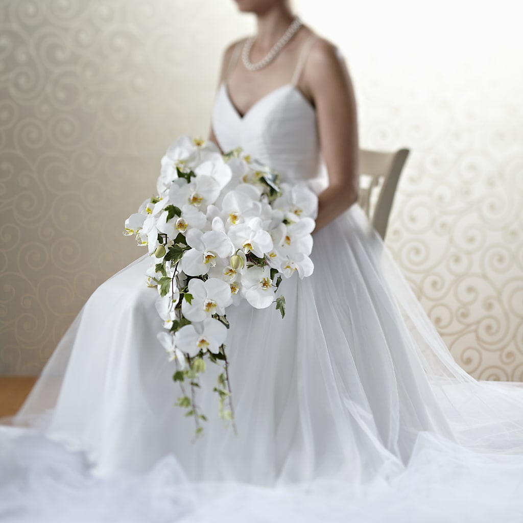 Classic White Bouquet – The Owls Nest Florist, York SC