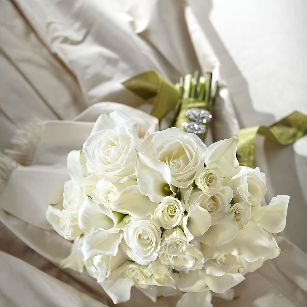 Serene Highness Bouquet – The Owls Nest Florist, York SC