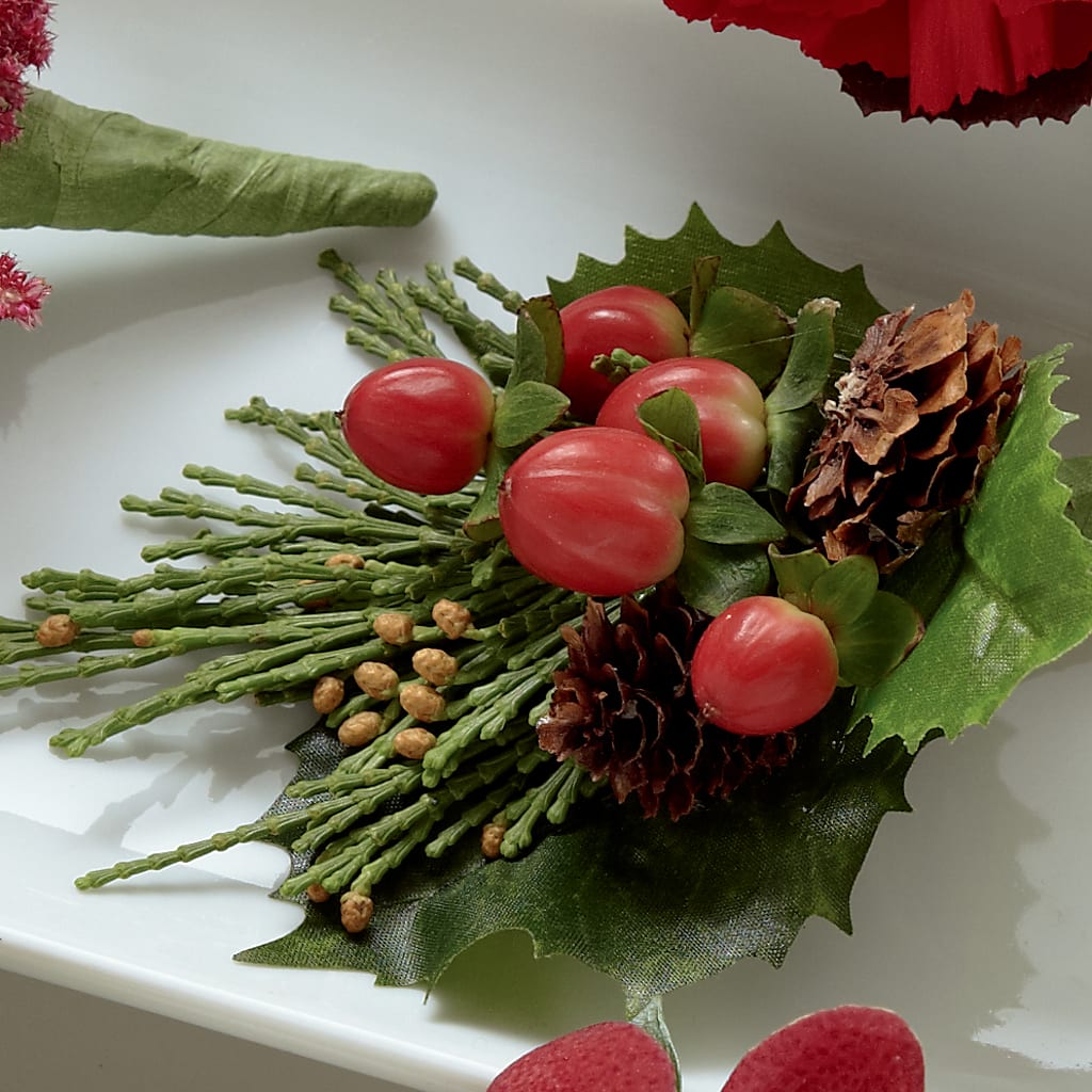 Red Berry Boutonniere – The Owls Nest Florist, York SC