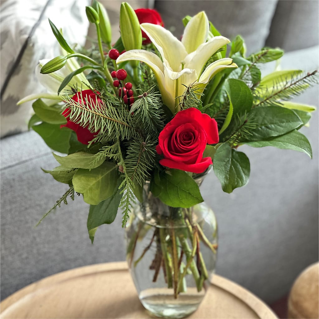 Sparkling Snowflakes Bouquet –  The Owls Nest Florist, York SC