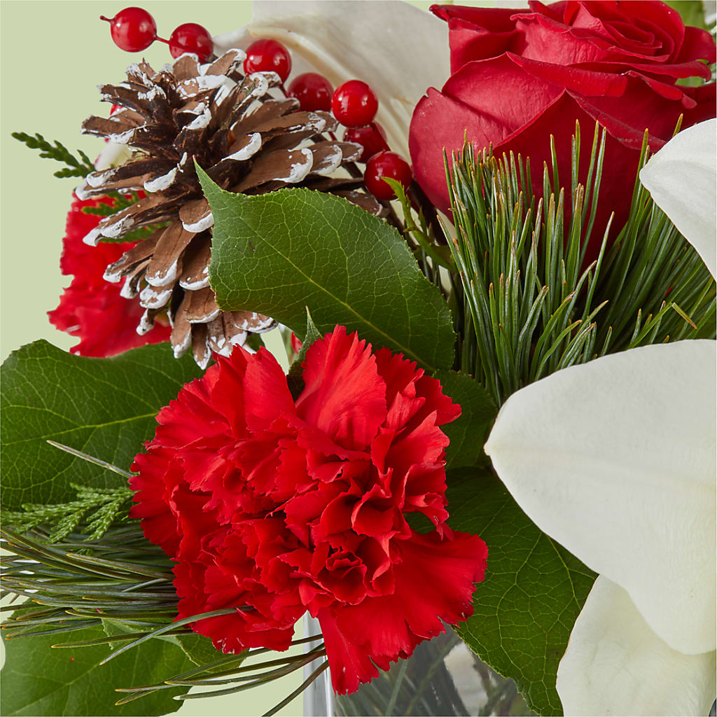 Glistening Icicles Bouquet –  The Owls Nest Florist, York SC