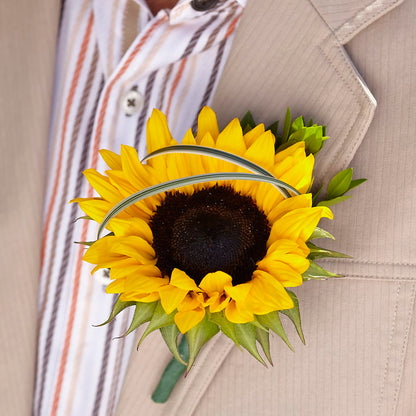 Free Spirit Boutonniere –  The Owls Nest Florist, York SC